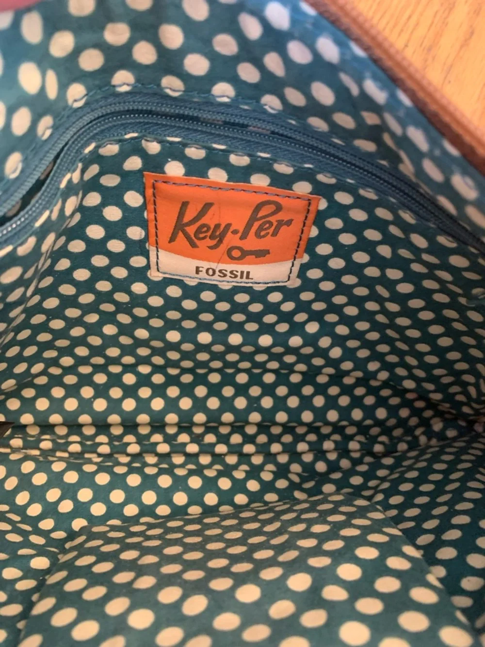 Fossil key-per Floral Crossbody Bag in Pink, Orange & Tan vinyl no key